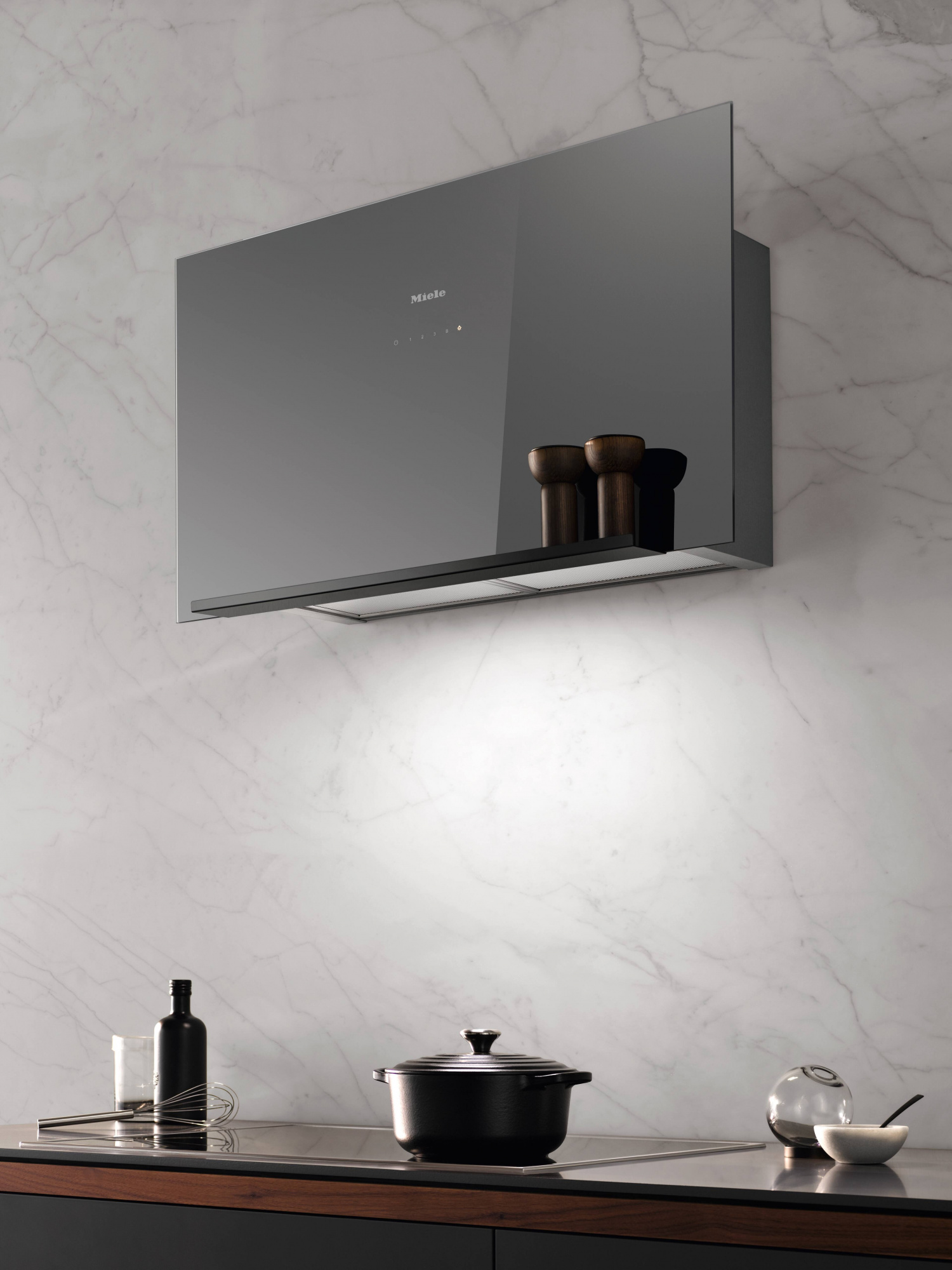 Наклонная вытяжка Miele DA9092WGRGR