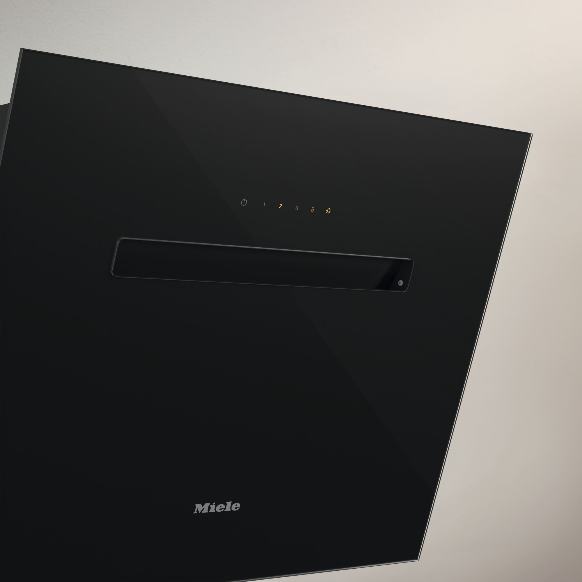 Наклонная вытяжка Miele DAH1650OBSW