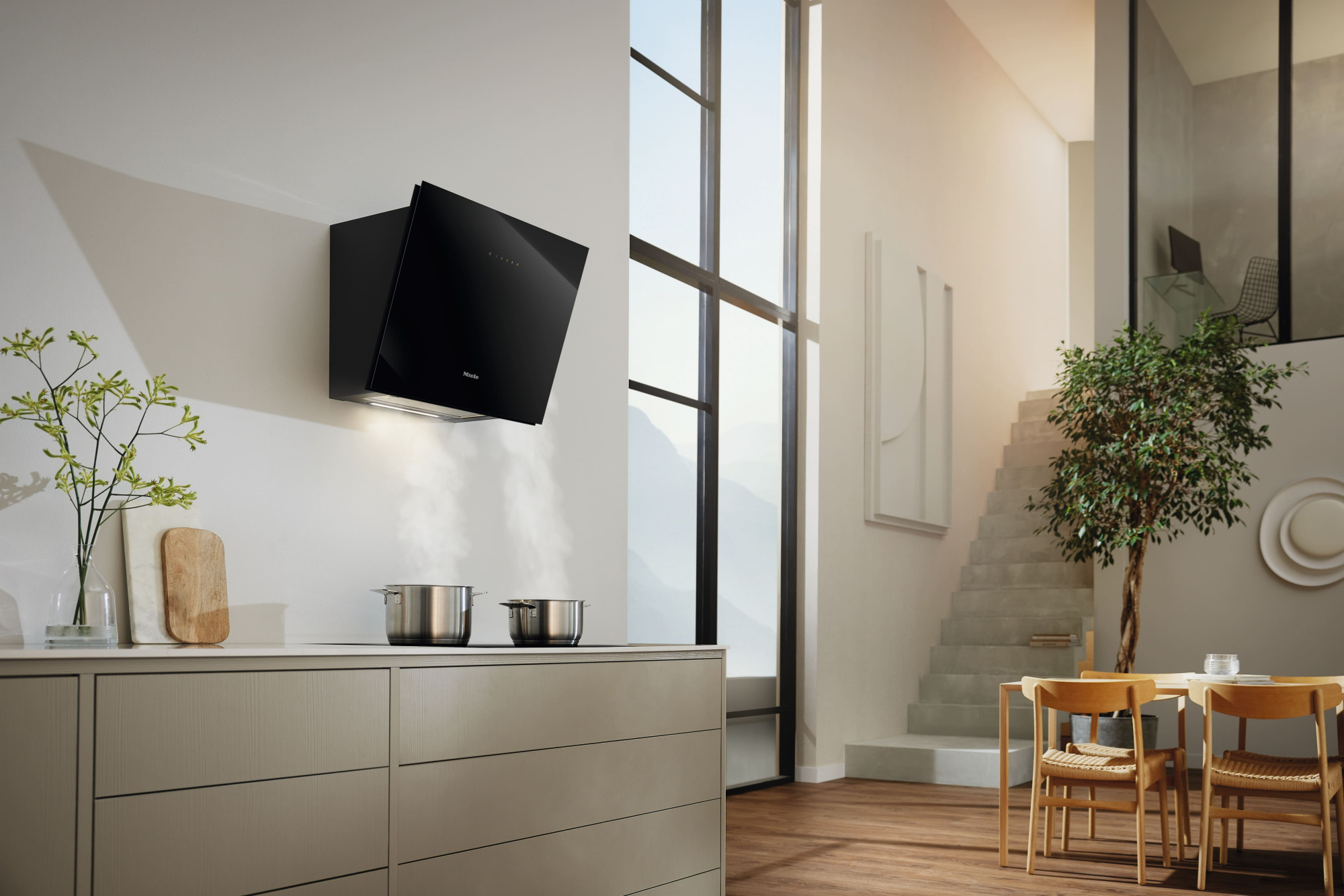 Наклонная вытяжка Miele DAH2660OBSW