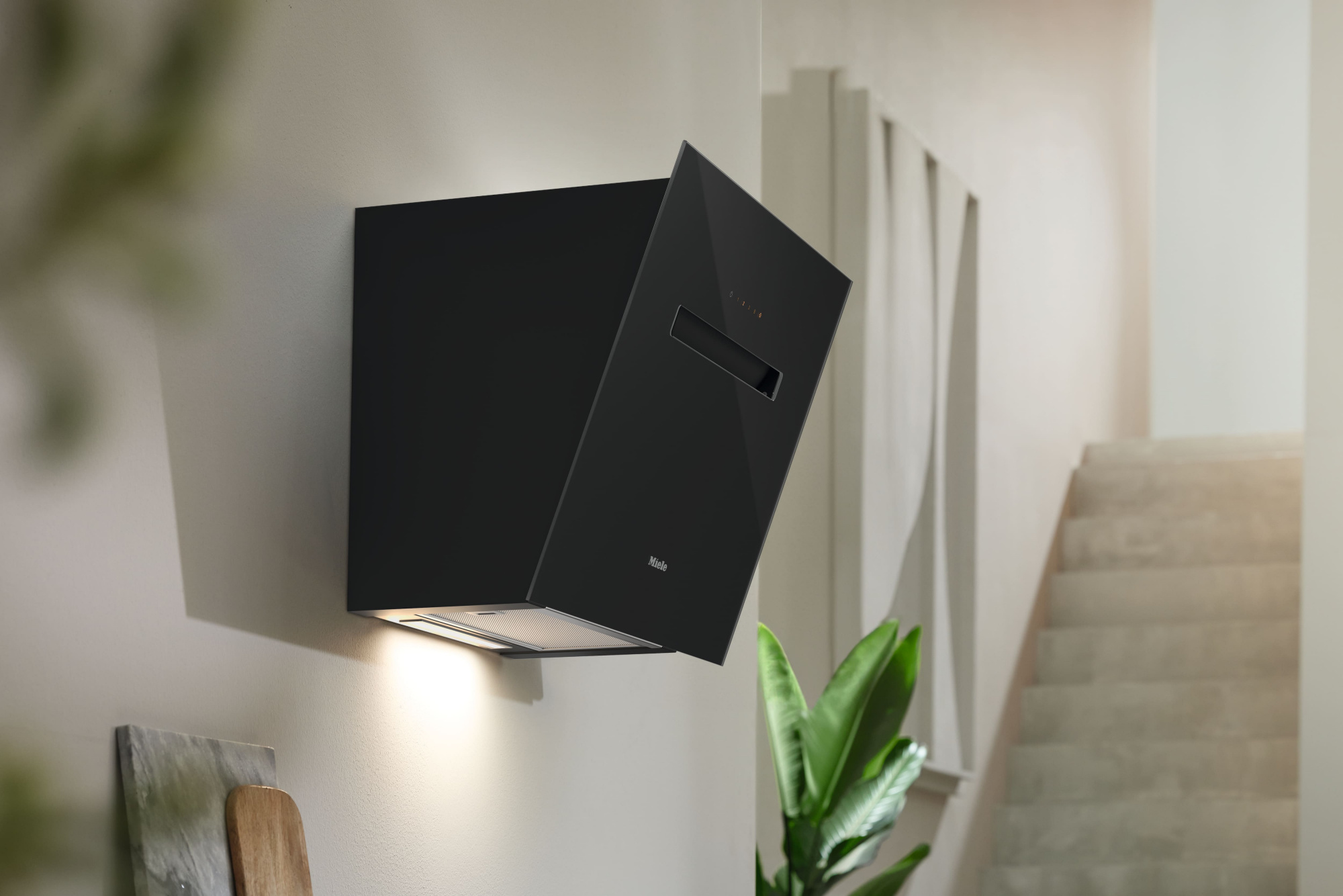 Наклонная вытяжка Miele DAH1650OBSW